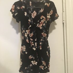 American eagle tie front romper